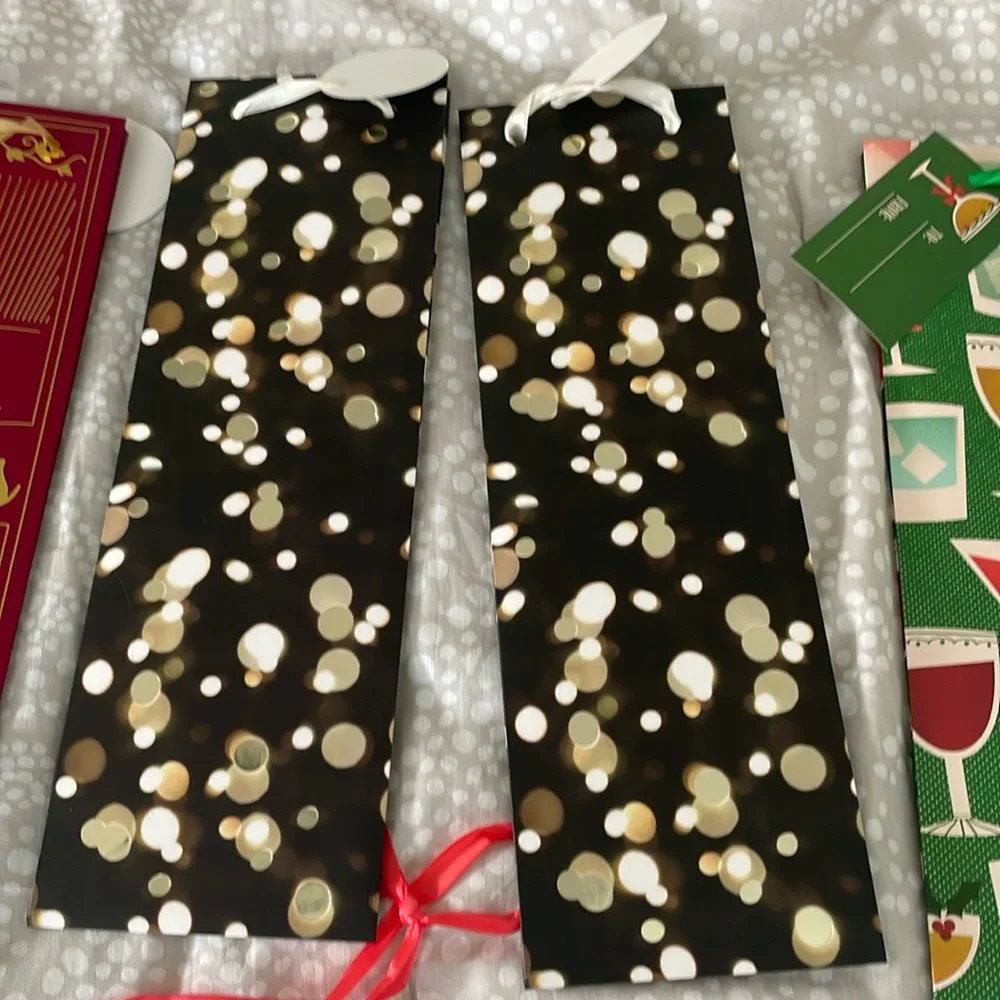 Set of 10 miscellaneous wine gift bags. Great for the upcoming holidays